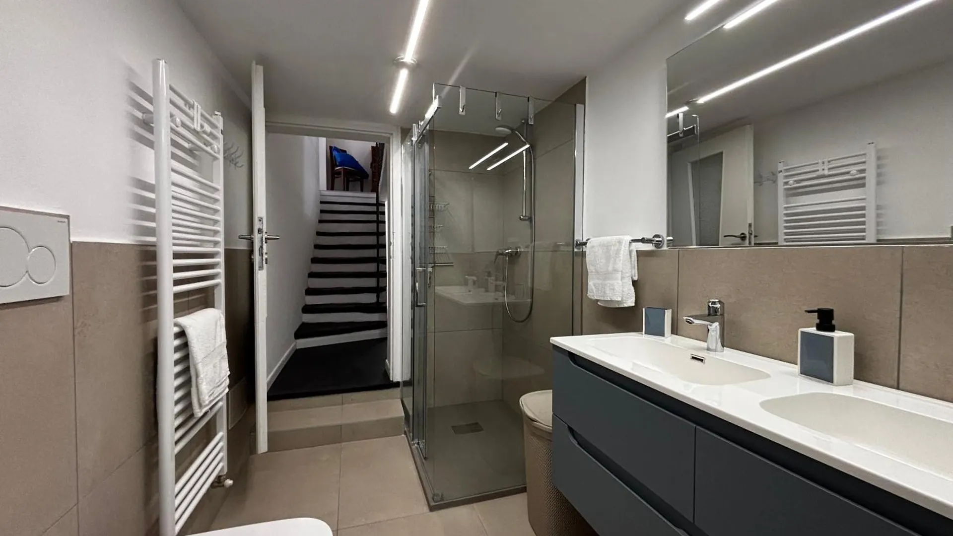 Casa Manzoni Gravedona - Larihome A84 0*,  איטליה
